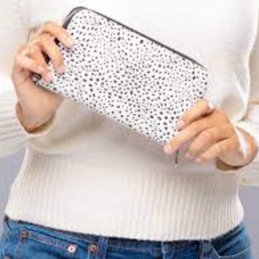 Thirty one all about the benjamins wallet